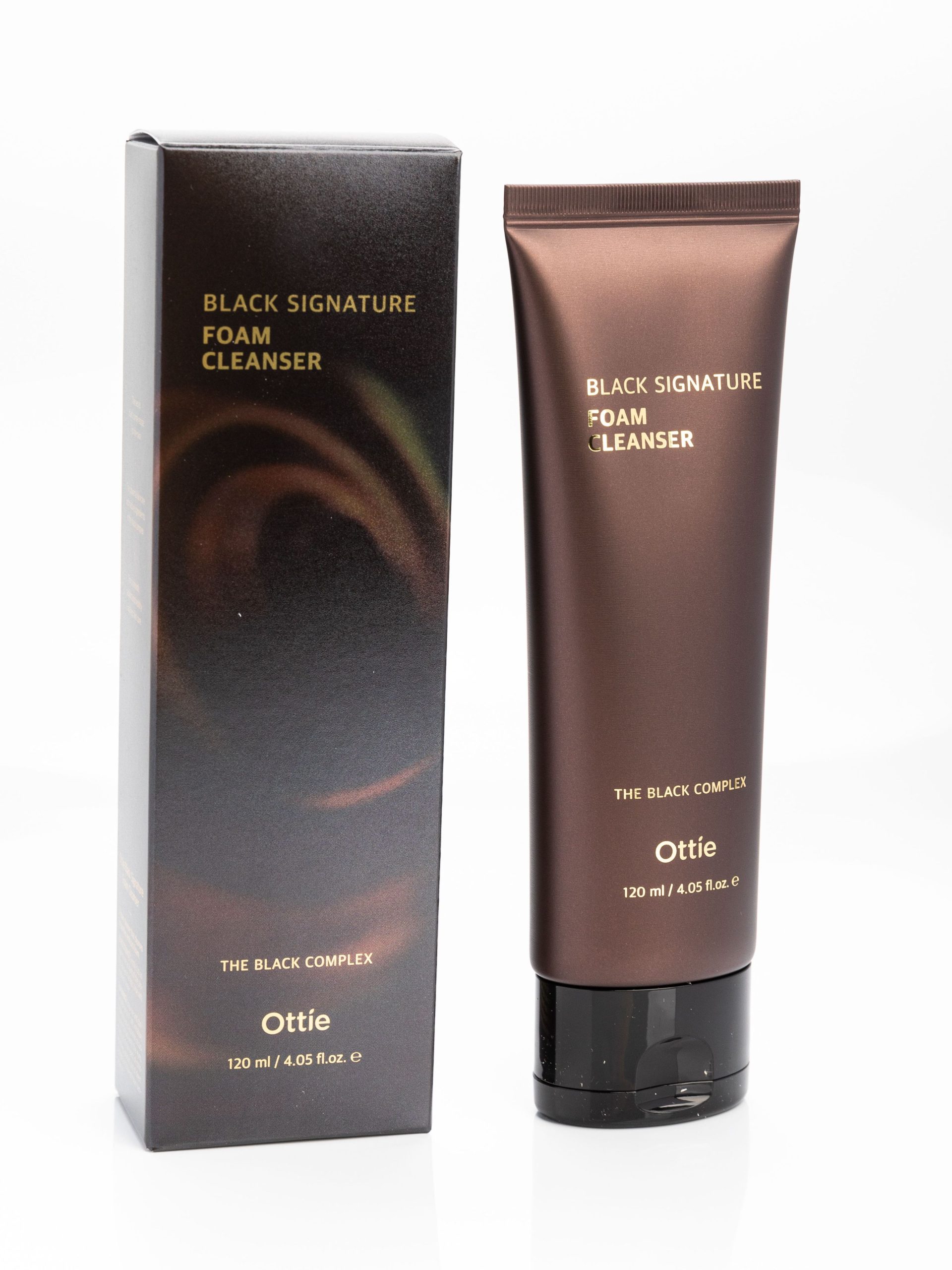 OTTIE Black Signature Foam Cleanser Пенка с муцином улитки и экстрактом черного чая (120 мл)