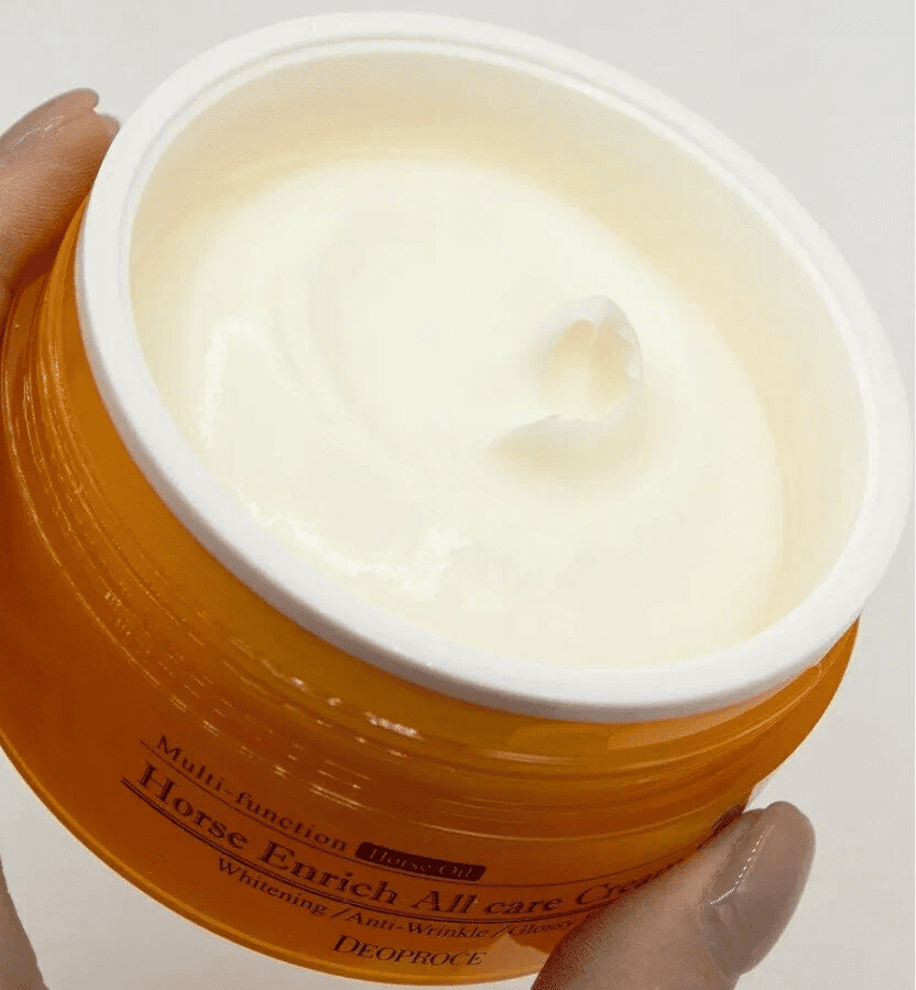 Deoproce Питательный крем для лица с лошадиным жиром Horse Enrich All Care Cream Deoproce Питательный крем для лица с лошадиным жиром Horse Enrich All Care Cream