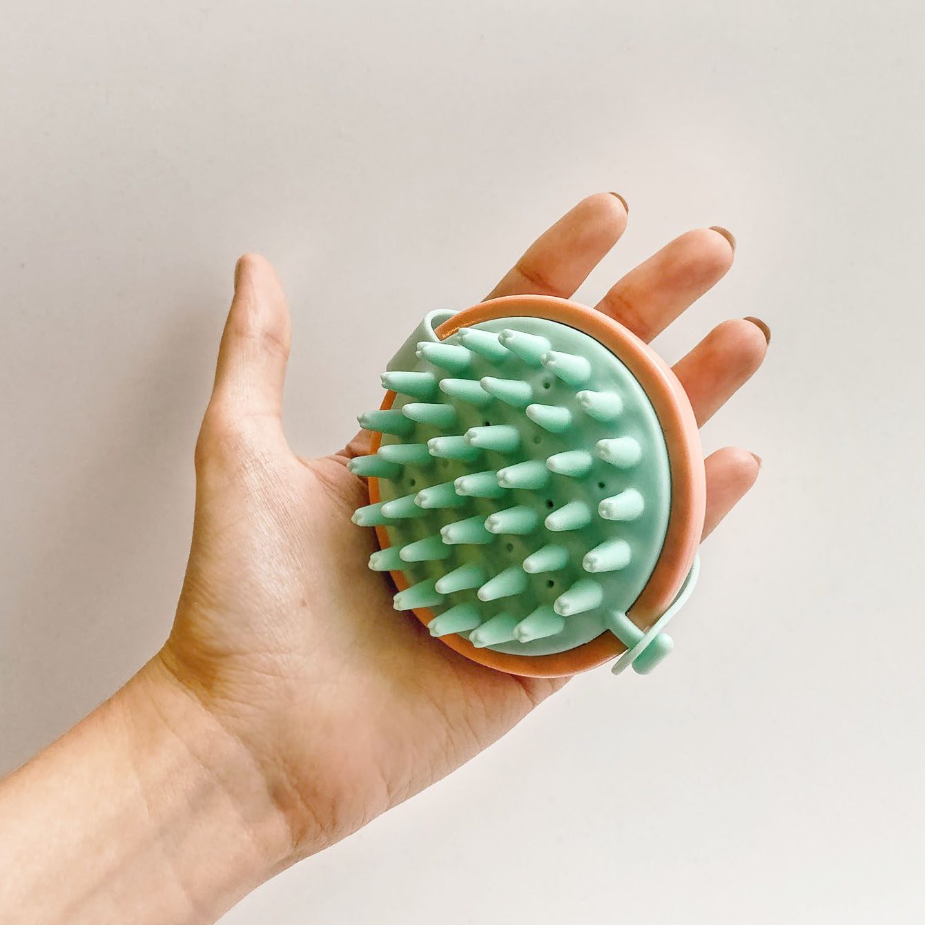 MASIL Head Cleaning Massage Brush Расслабляющая щетка-массажёр для кожи головы, 1шт