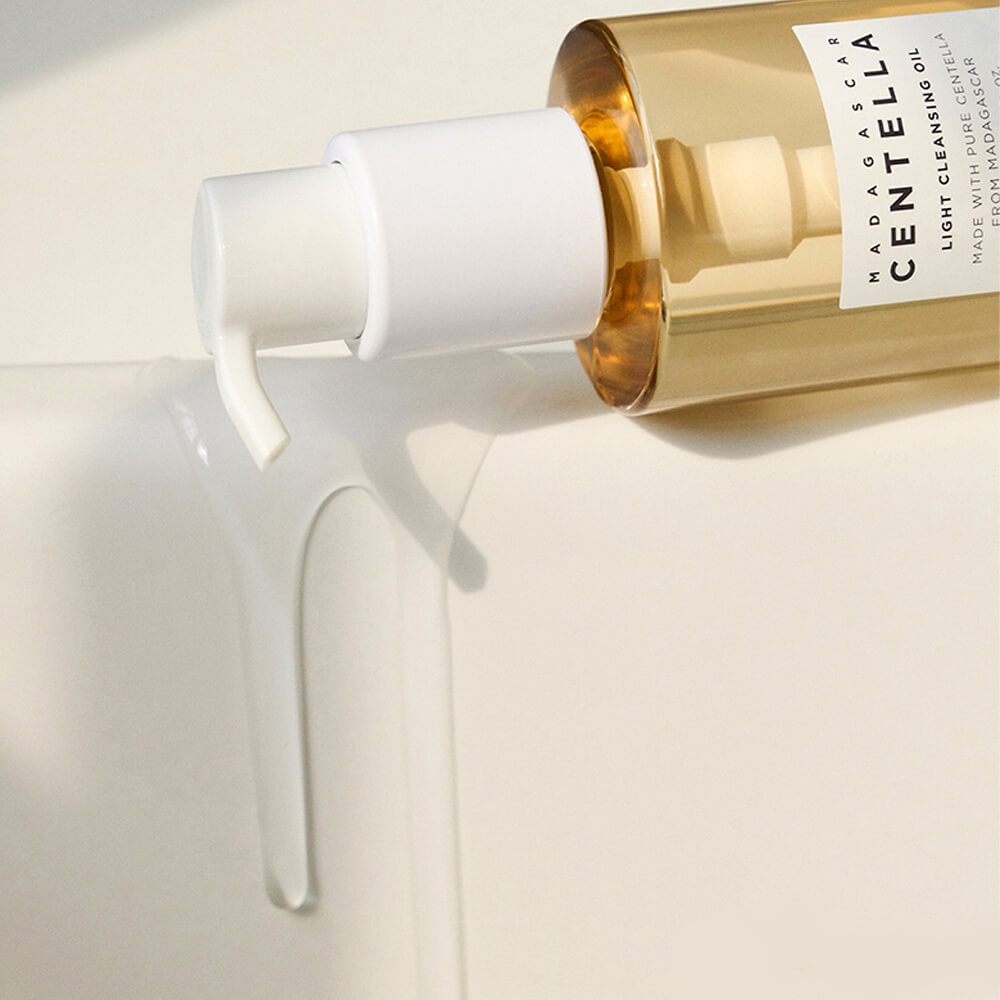 SKIN1004 Успокаивающее гидрофильное масло с центеллой Madagascar Centella Light Cleansing Oil 30 мл