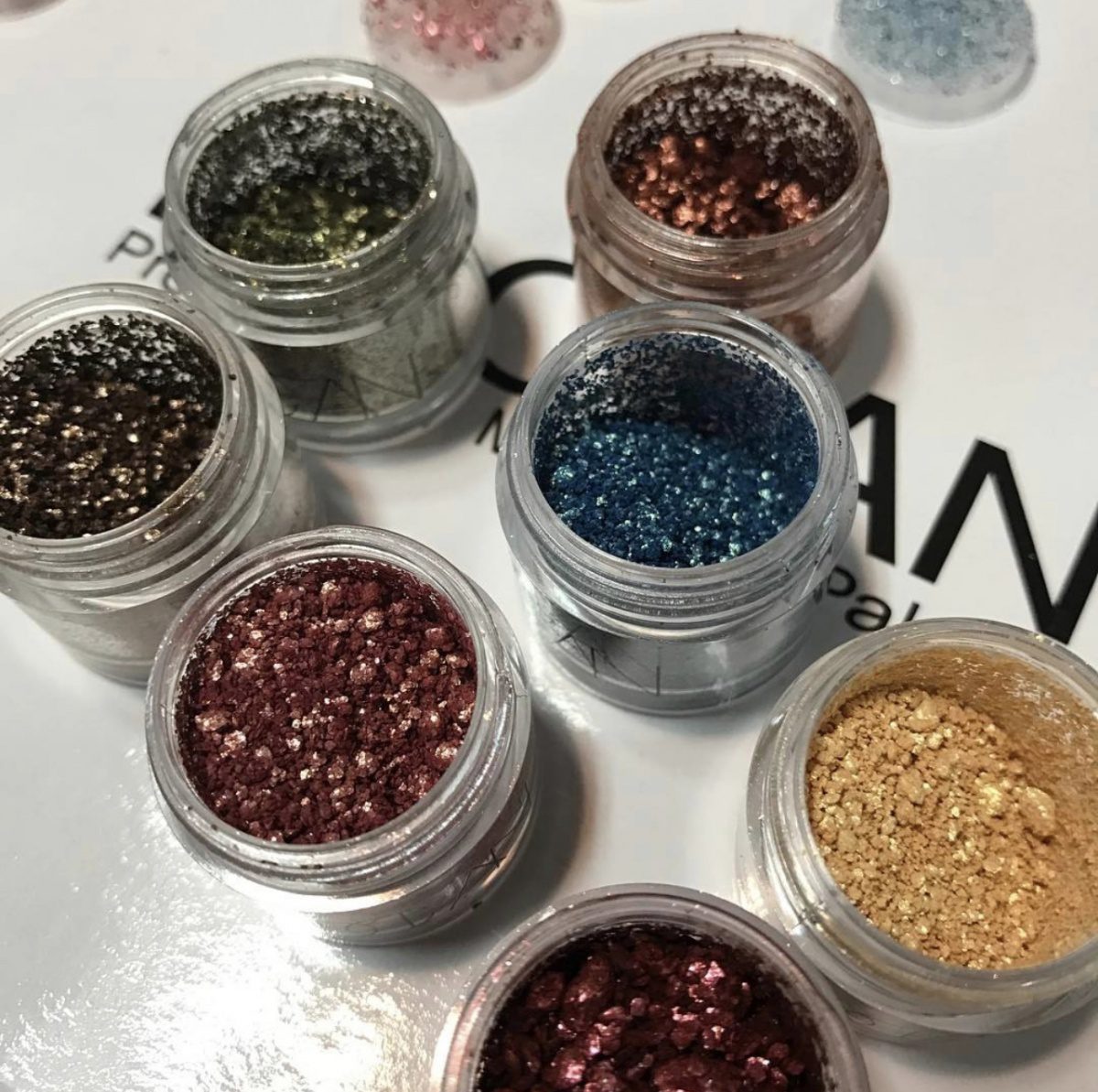 L'OCEAN Тени для век кремовые  пигментные Creamy Pigment Eye Shadow 03 Naomi Gold