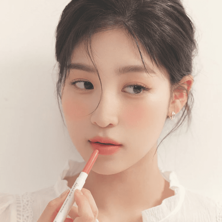 DASIQUE Вельветовый карандаш для губ Mood Blur Lip Pencil 03 Peach Cream DASIQUE Вельветовый карандаш для губ Mood Blur Lip Pencil 03 Peach Cream