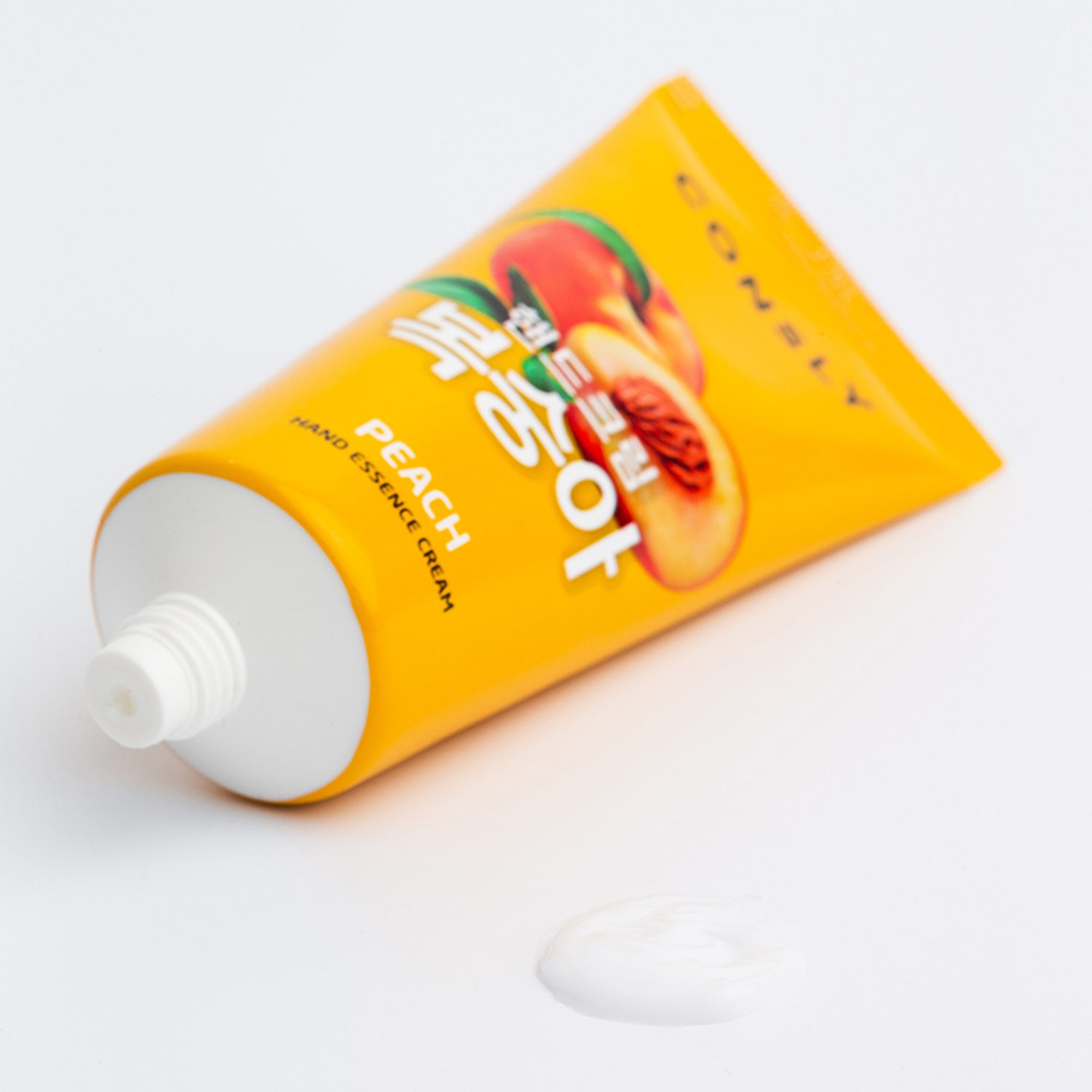 Consly Крем-сыворотка для рук с экстрактом персика Peach hand essence cream
