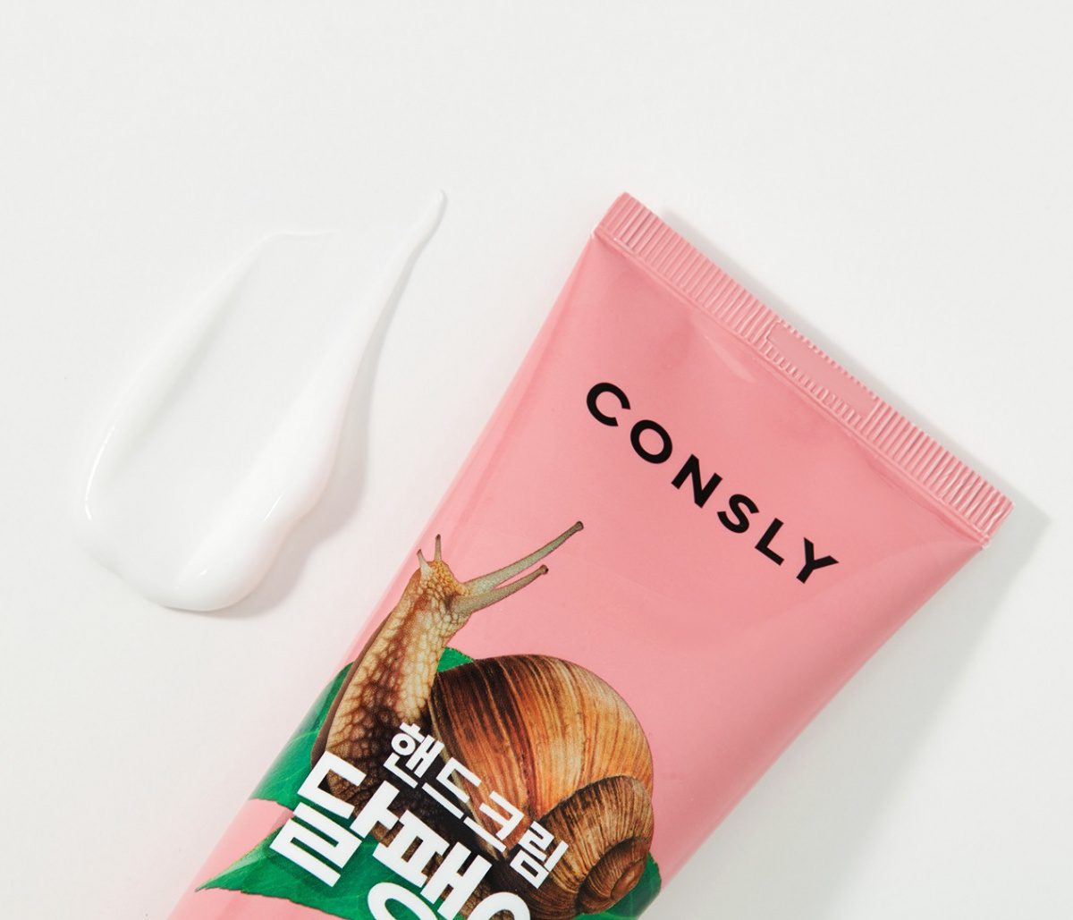 Consly Крем-сыворотка для рук с муцином улитки Snail Hand Essence Cream