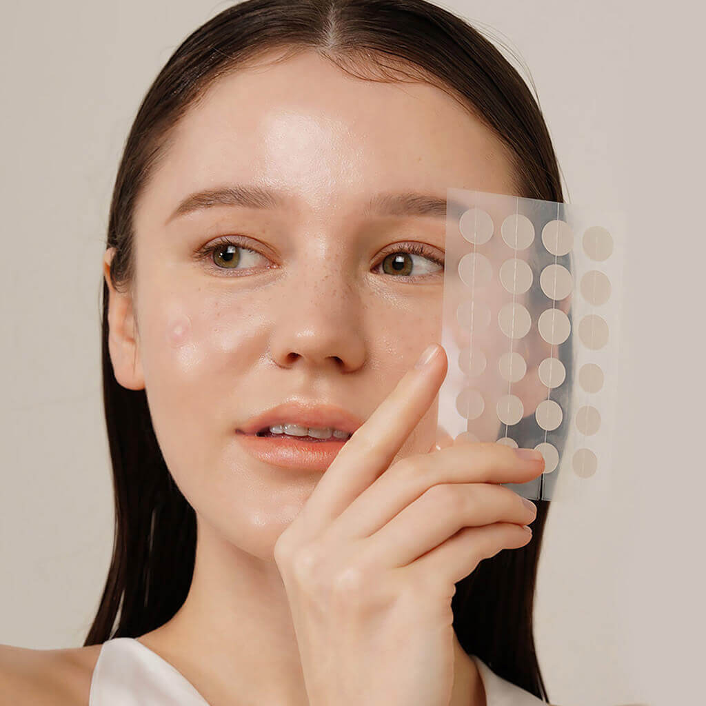 IsNtree Успокаивающие точечные патчи от воспалений с красным луком Onion Newpair Spot Patch Basic