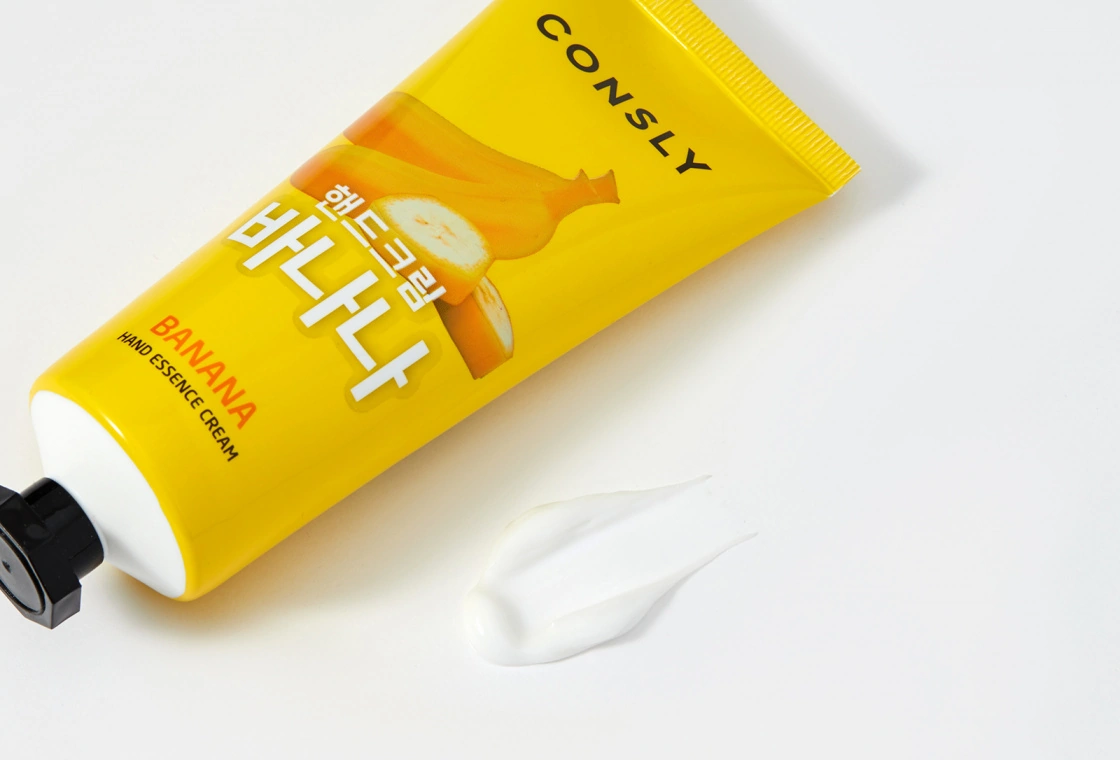 Consly Крем-сыворотка для рук с экстрактом банана Banana Hand Essence Cream Consly Крем-сыворотка для рук с экстрактом банана Banana Hand Essence Cream