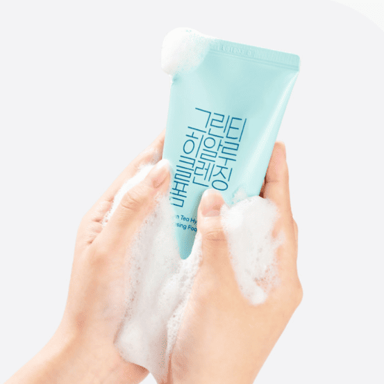 Ottie Очищающая пенка для умывания с экстрактом зеленого чая Green Tea Hyalu